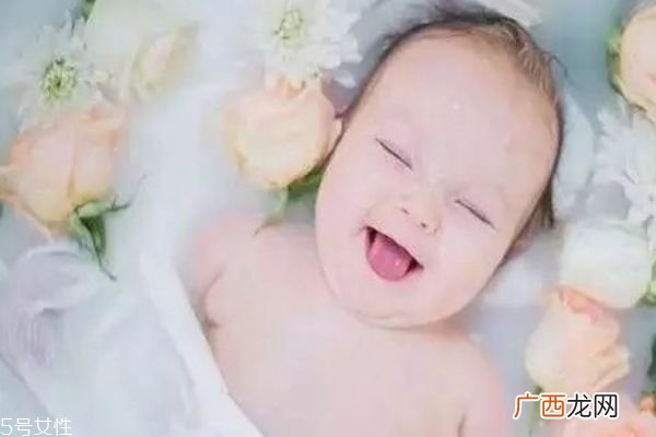 奶粉的分段及适用年龄 教你如何挑选