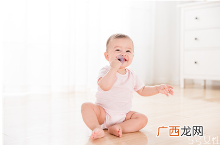 宝宝吃手需要纠正吗 宝宝吃手的危害
