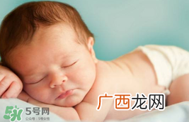 哄宝宝睡觉的方法 怎么做能让宝宝睡得快