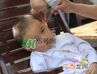 儿童耳屎多是什么原因？儿童耳屎多是怎么回事？