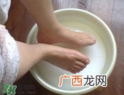 顺产后多久可以洗脚?顺产后多少天能洗脚?