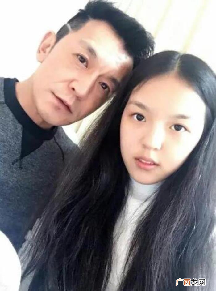 李咏的女儿法图麦·李 李咏女儿