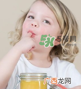 儿童多大可以吃盐？儿童吃盐的注意事项