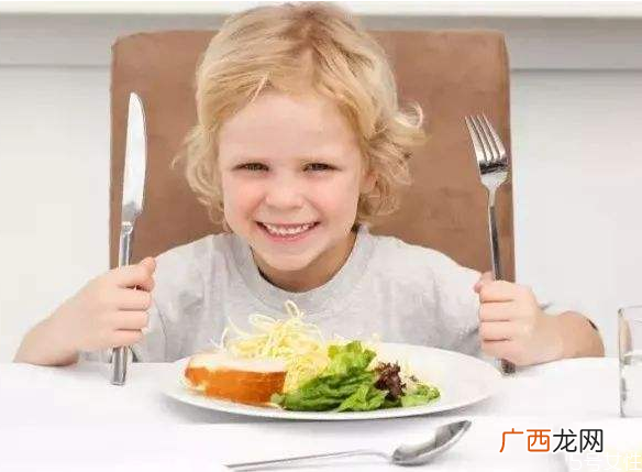 容易导致宝宝噎食的行为有哪些 宝宝噎食急救措施