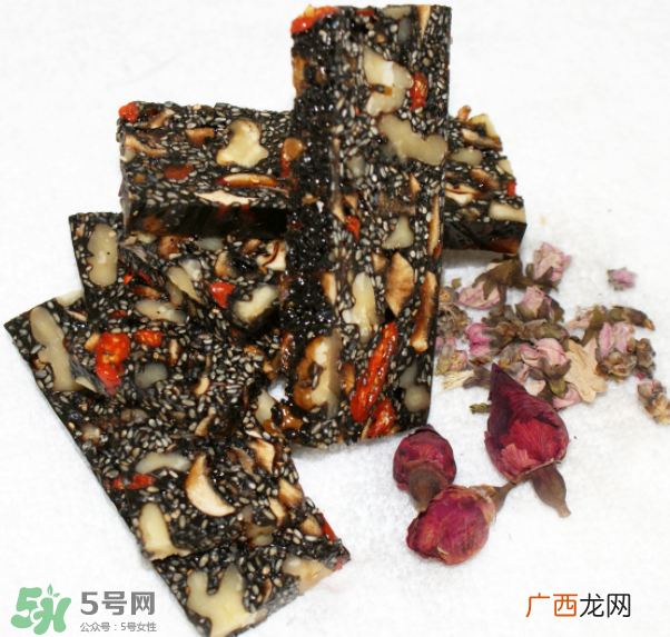 哺乳期吃阿胶对宝宝有影响吗？哺乳期能不能吃阿胶？