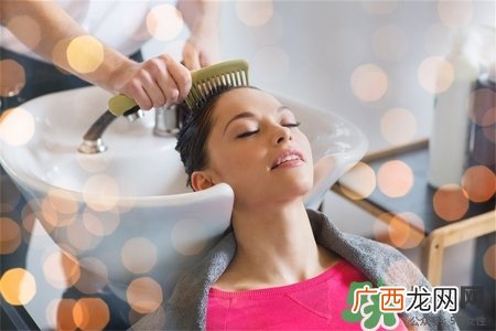 破腹产后多久可以洗头？顺产后多久可以洗头发？