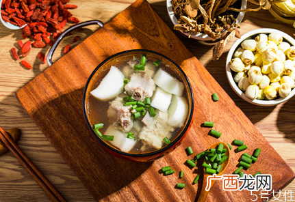 冬天引起宝宝咳嗽的原因 冬天宝宝咳嗽吃什么好得快