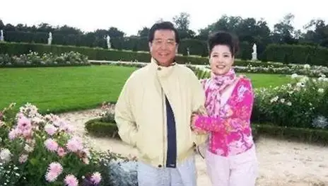24岁梦鸽嫁给51岁李双江 梦鸽 李双江