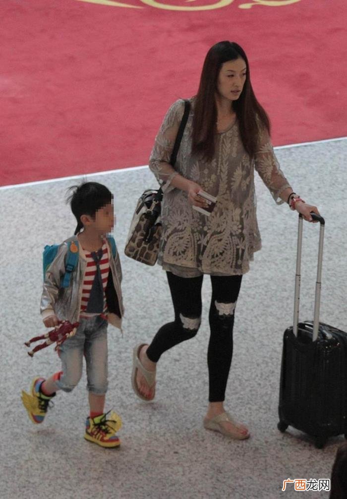 王志文老婆挺低调的 王志文老婆照片