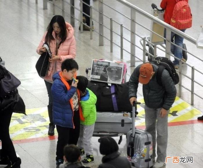 王志文老婆挺低调的 王志文老婆照片