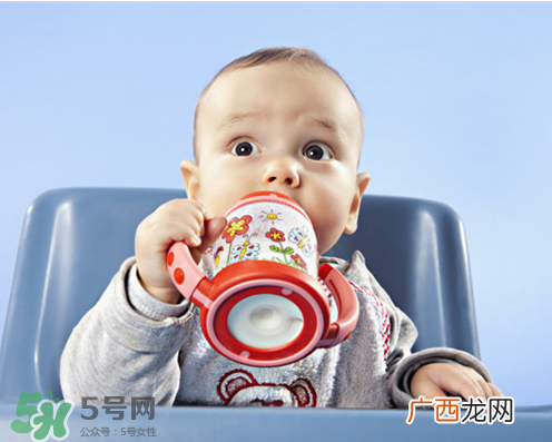 夏天可以断奶吗？夏天断奶为什么不好？