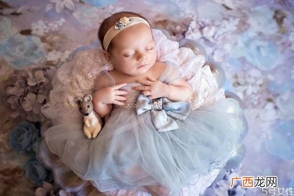 两个字的姓如何给孩子取名呢 4个字的名字这么取呢