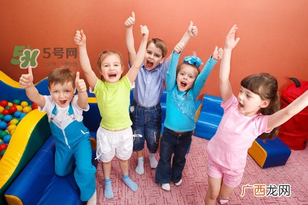 低龄宝宝家庭亲子游戏介绍 适合低龄宝宝的亲子游戏有哪些？