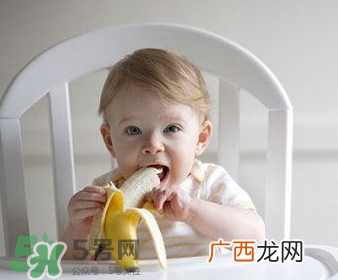 什么时候给宝宝剪指甲？宝宝多大可以剪指甲？