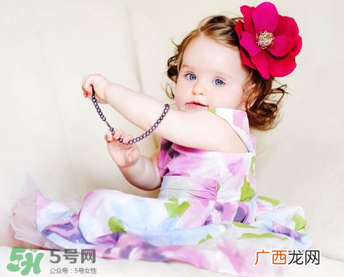 什么时候给宝宝剪指甲？宝宝多大可以剪指甲？
