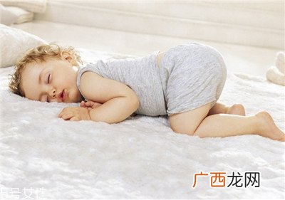 宝宝睡觉鼻子呼呼响是怎么回事 四种原因需注意