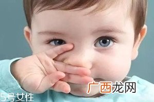 宝宝鼻子干燥是怎么回事 两种原因需注意
