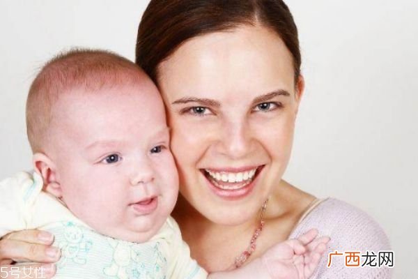 宝宝肚子鼓鼓的怎么回事 预防宝宝肚子胀气的小方法