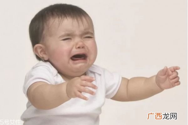 宝宝小肚子鼓鼓的是怎么回事 宝宝肚子总是鼓鼓的
