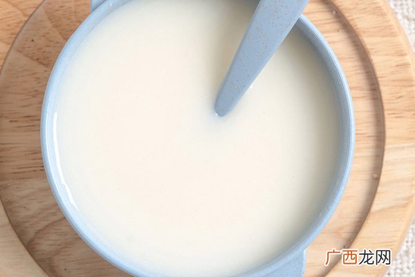 婴儿米粉多大可以吃 4个月就能吃