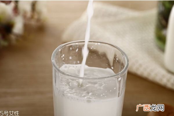 宝宝喝奶粉便秘怎么办 宝宝喝什么奶粉不便秘