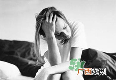 产后抑郁是怎么产生的？产后抑郁需要治疗吗？