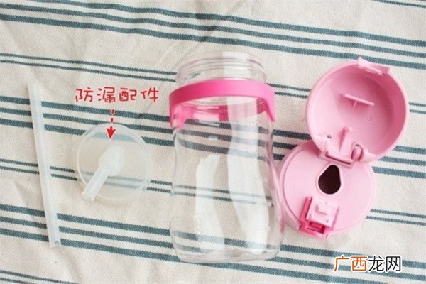怎么训练宝宝喝水 怎么判断宝宝每天喝水够不够