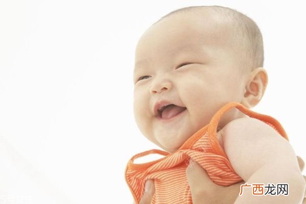 怎样选择枕头让宝宝睡得更好？从这4点进行选择
