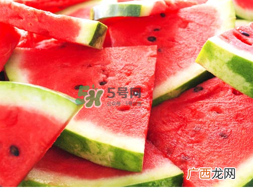 三伏天坐月子可以吃西瓜吗？三伏天坐月子吃西瓜好吗？
