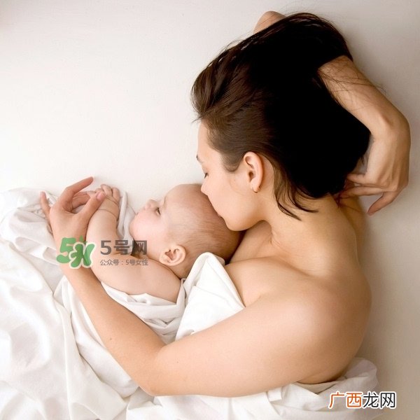 如何区分恶露和月经？恶露和月经味道一样吗？