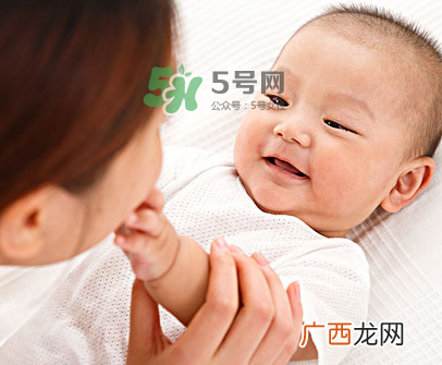 剖腹产后催乳按摩方法 剖腹产怎么催乳好？