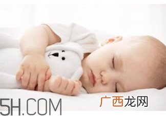 婴儿猝死综合征是怎么回事？宝宝睡觉常犯哪些错误？