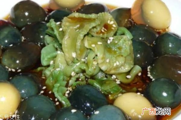四岁的孩子能吃皮蛋吗 尽量少吃为好