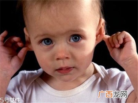 新生儿耳朵上有黑毛怎么回事 注意两种情况