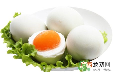 产妇一天吃几个鸡蛋为宜?产妇每天吃几个鸡蛋最合适?