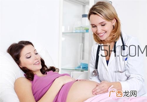 顺产恶露有臭味是怎么回事 顺产恶露有臭味怎么办