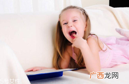 出牙期的宝宝该怎么护理 宝宝出牙如何预防龋齿