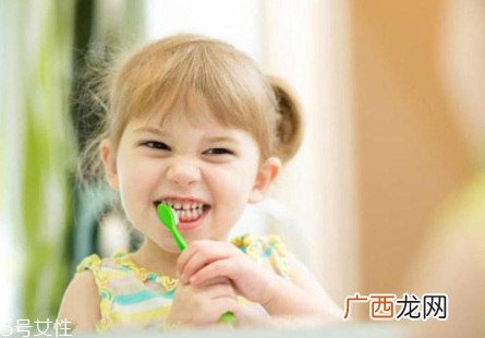 出牙期的宝宝该怎么护理 宝宝出牙如何预防龋齿