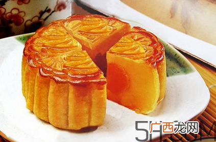 宝宝多大可以吃月饼？宝宝吃月饼会上火吗？