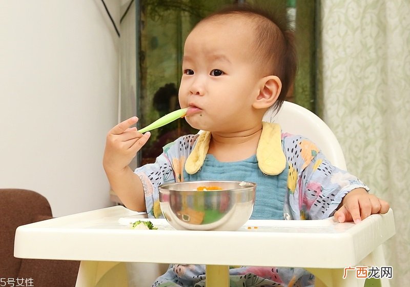 宝宝多大可以喝白开水 1岁以后