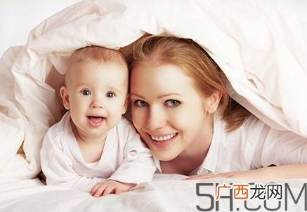 如何给宝宝断奶？宝妈有妙招