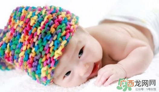 母乳喂养要喂水吗？纯母乳喂养要不要喂水？