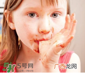 宝宝爱吃甜食智力会下降吗？儿童爱吃糖会影响智力吗？