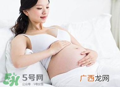 顺产几天后能洗澡？夏天顺产多少天后能洗澡？