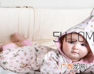 宝宝发烧呕吐怎么办？宝宝斜视怎么办？