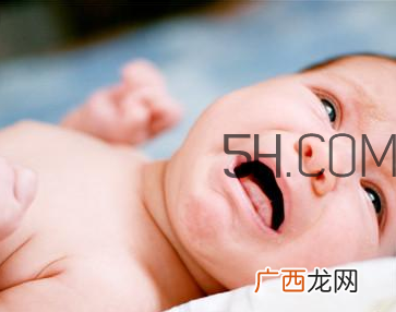 宝宝发烧呕吐怎么办？宝宝斜视怎么办？