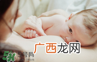 哺乳期奶水有血是什么原因？哺乳期奶水有血能喂奶吗？