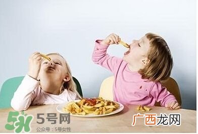 儿童健康饮食是无油无盐无糖吗？儿童饮食健康小常识
