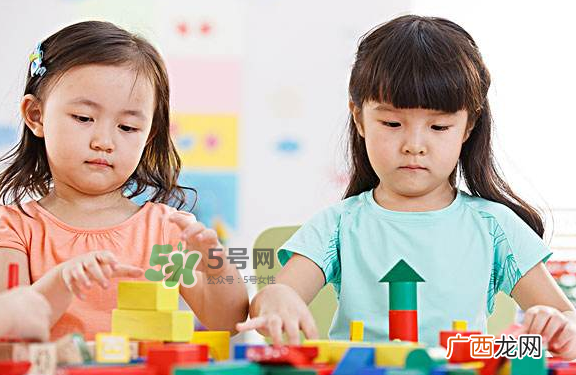 孩子在幼儿园被咬了怎么办？孩子在幼儿园受伤怎么办？