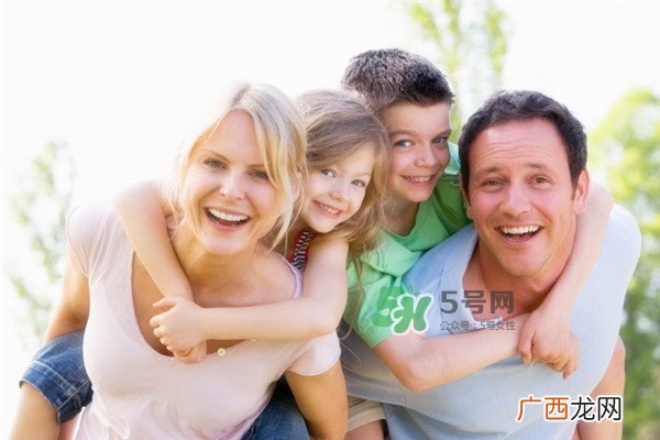 孩子大哭大闹时该怎么办 孩子渴望被关注的心理